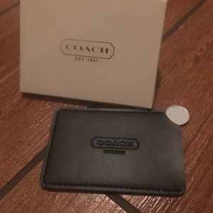Coach mirror comes in black coach case